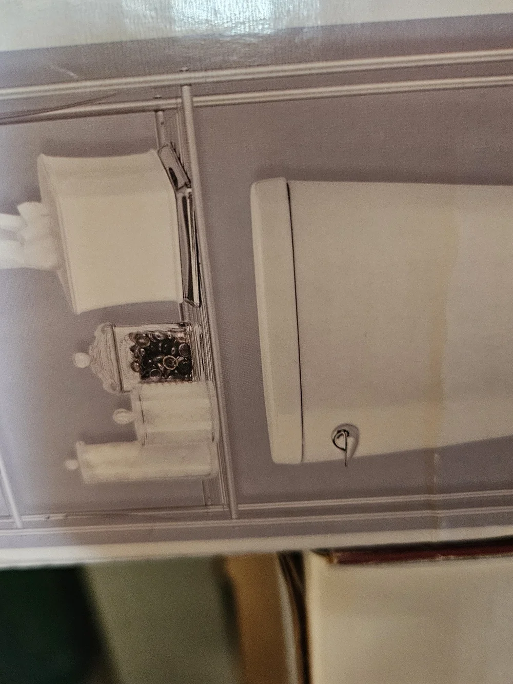 Metal Over-the-Toilet Bathroom Shelf Unit in Silver